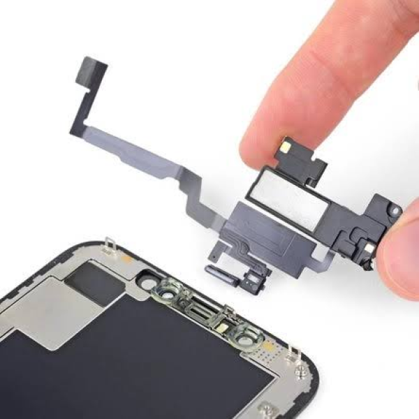 Thay Cáp Cảm Biến Loa Trong iPhone 11 Pro