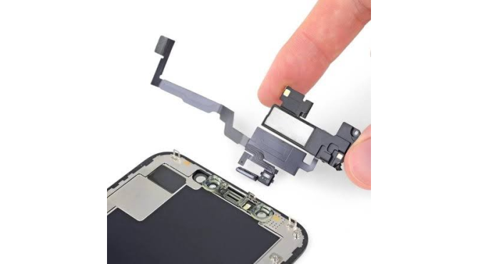 Thay Cáp Cảm Biến Loa Trong iPhone 11 Pro